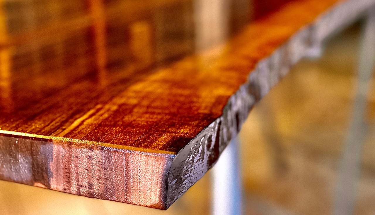 Stół dębowy olejowany czy lakierowany